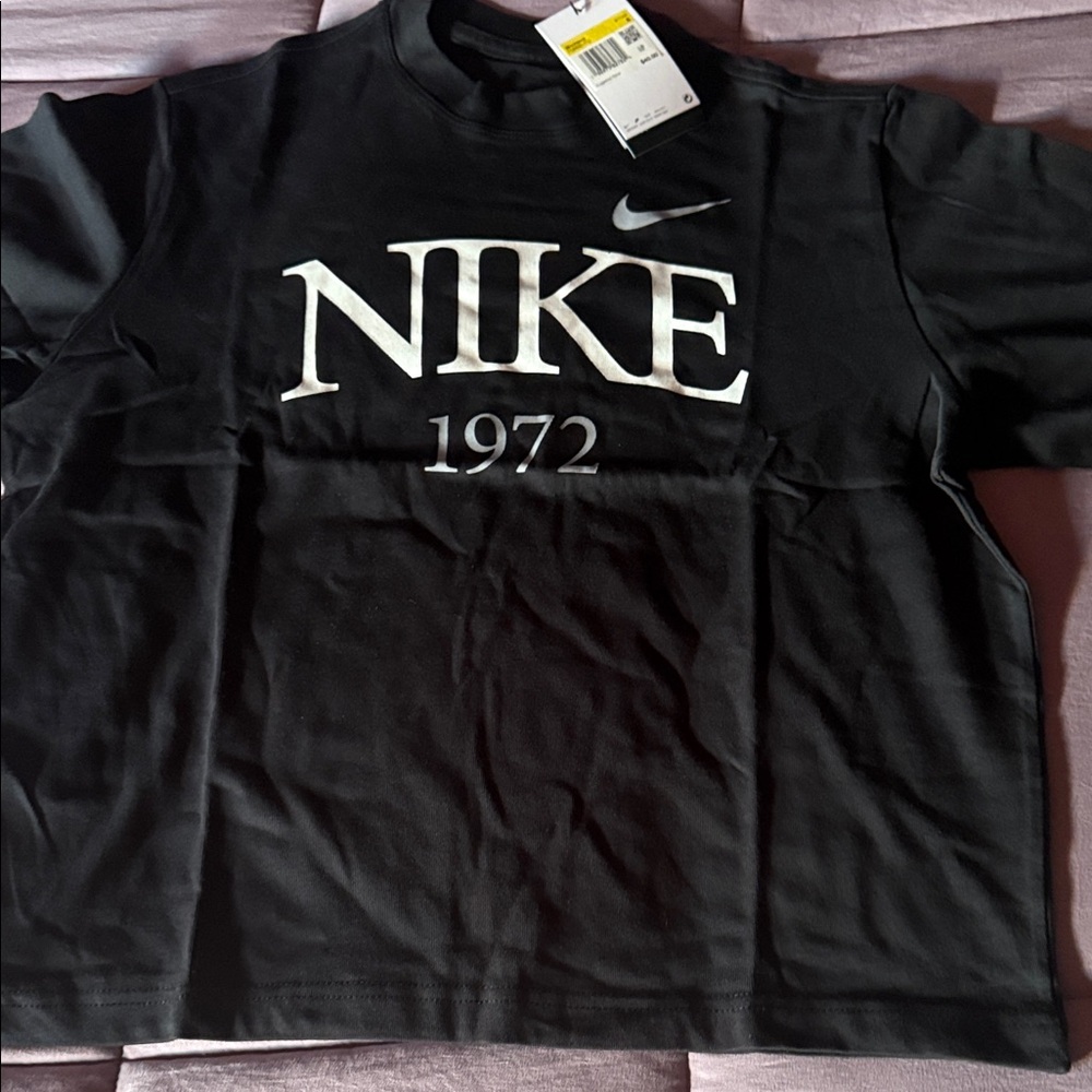 Nike Oversize Women's Black Tee with White Logo